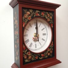 Csendes, kék, minőségi asztali óra